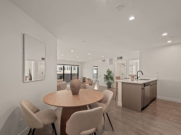 3rd image of 725 N Alfred St APT 205