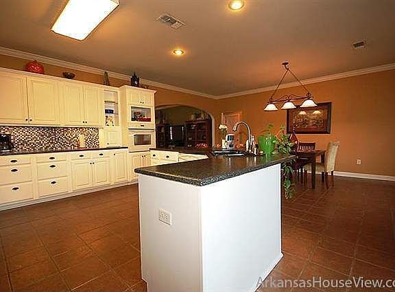 3rd image of 40 Northlake Dr