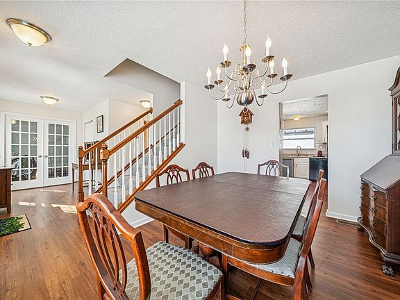 4th image of 11639 Dartmoor Dr