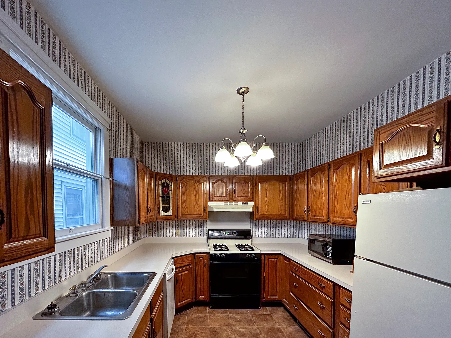 3 bed, 1227 sqft, $1,500 — Photo 4