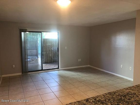 4th image of 7302 Poinsetta Ave #7302