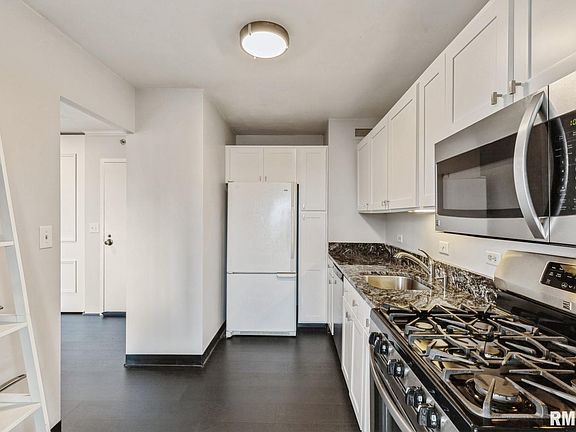 5th image of 1800 7th St Unit 7F