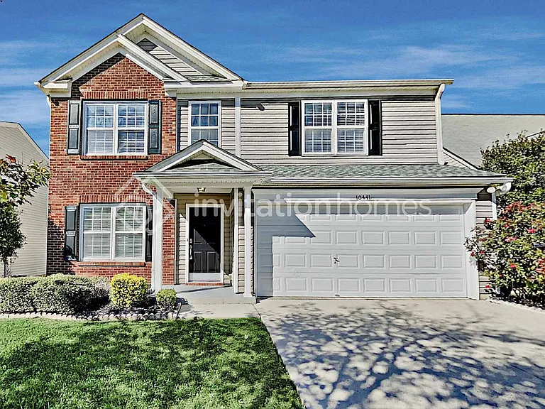 10441 Pickerel Ln — Photo 1