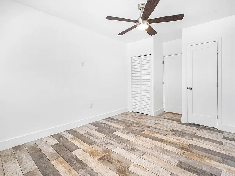 180 SW 63rd Ave #1 — Photo 7