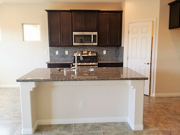 4th image of 1098 Bradley Bay Av