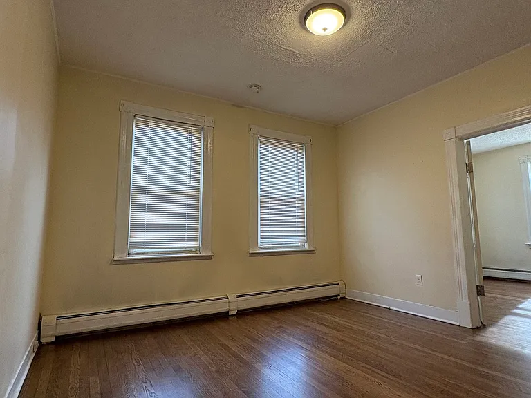 38 Walnut St #3 — Photo 7
