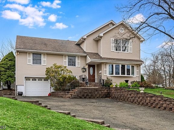 2nd image of 40 Catherine Ct