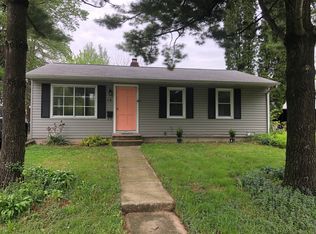 18 Briar Ln, Geneva, IL 60134