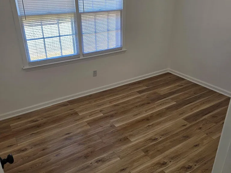 331 Wickham St — Photo 12
