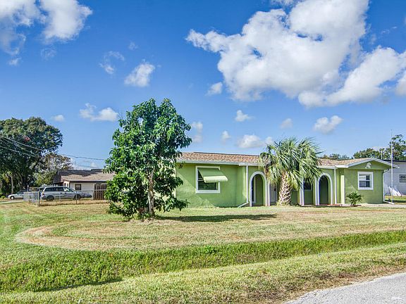 2nd image of 124 Valencia Dr