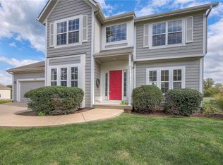 8775 Waverly Rd, De Soto, KS 66018