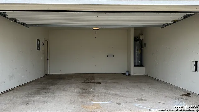 3146 Gilbert Gdn — Photo 29