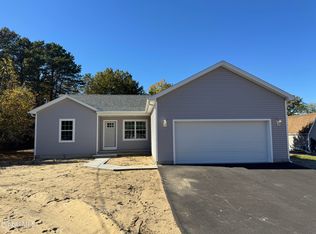 15 Leo St, Queensbury, NY 12804