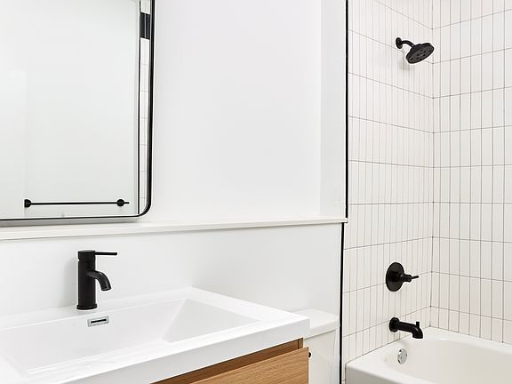 3rd image of 2525 Frankford Ave #3