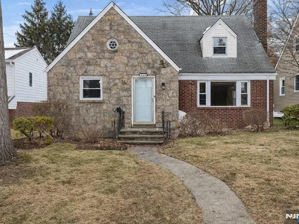 649 Ogden Ave, Teaneck, NJ 07666