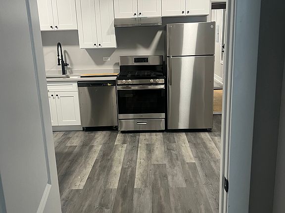 2nd image of 2120 S Fairfield Ave #1R