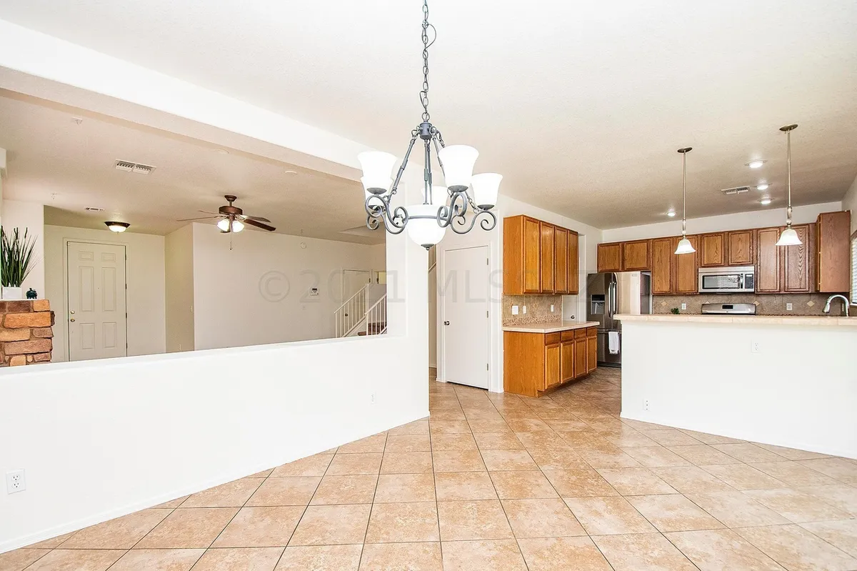 Primary Photo - 1081 W Sea Lion Dr