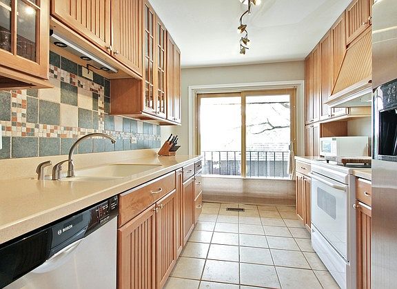 3rd image of 1723 Northfield Sq