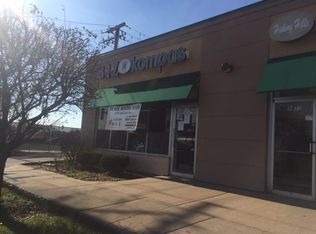 9452 S Roberts Rd, Hickory Hills, IL 60457