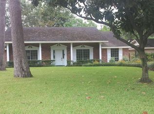 915 Timber Cove Dr, Seabrook, TX 77586