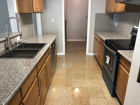 4th image of 6828 Havenside Dr