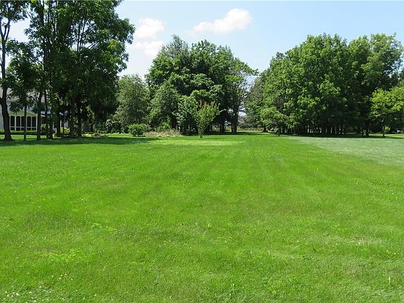 3rd image of Tamarack Ln
