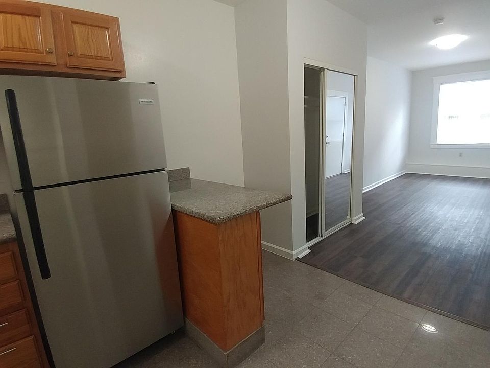 2nd image of 428 Pierce St