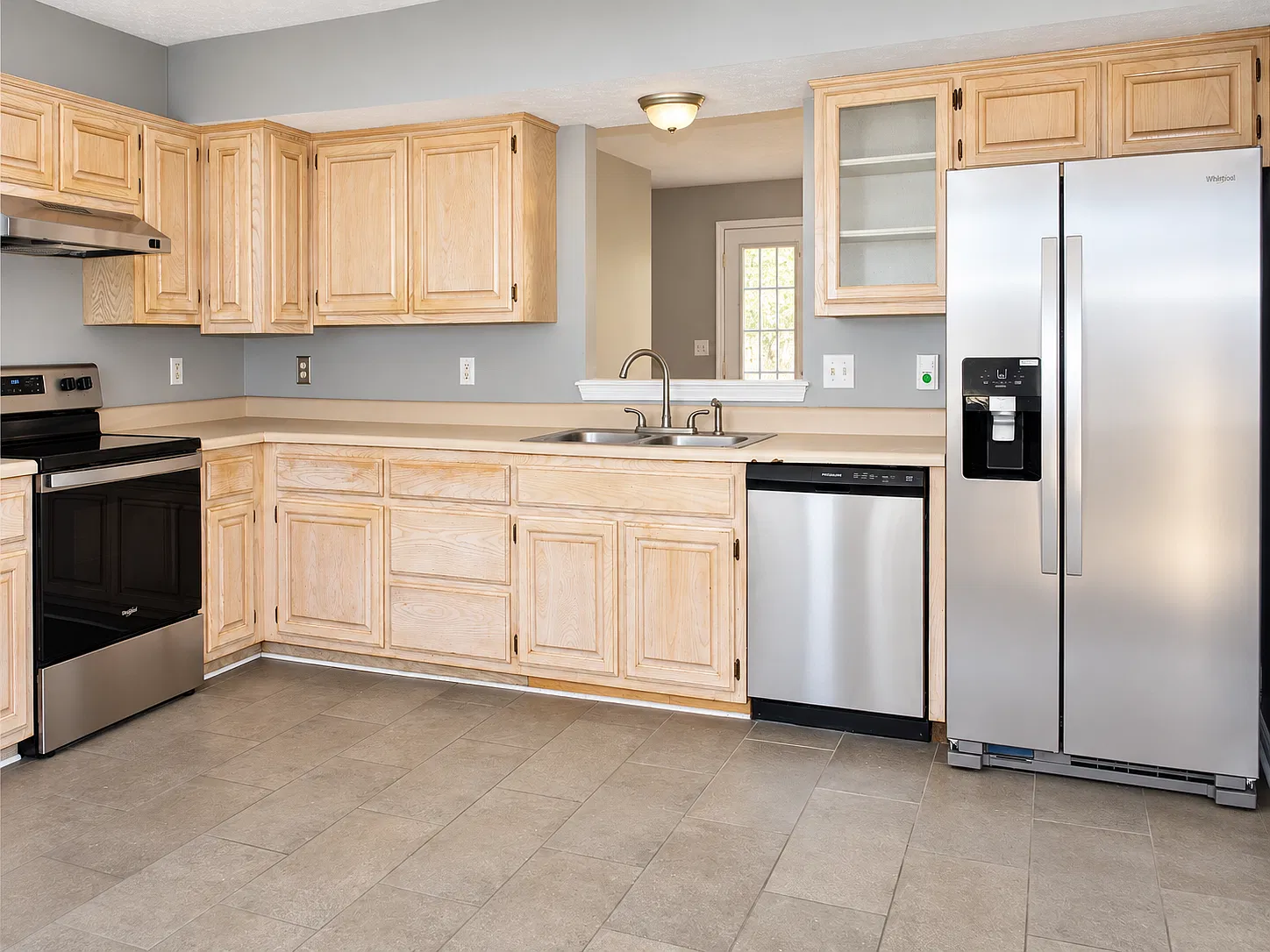 3 bed, 2.5 bath, 1452 sqft, $1,825 — Photo 3