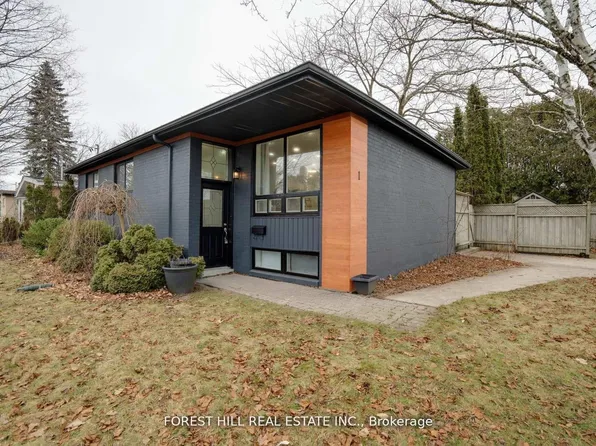 1 Willis Dr, Aurora, ON L4G 2J8
