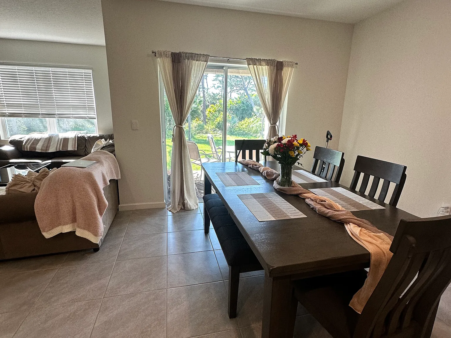 1468 Schumann Dr — Photo 3