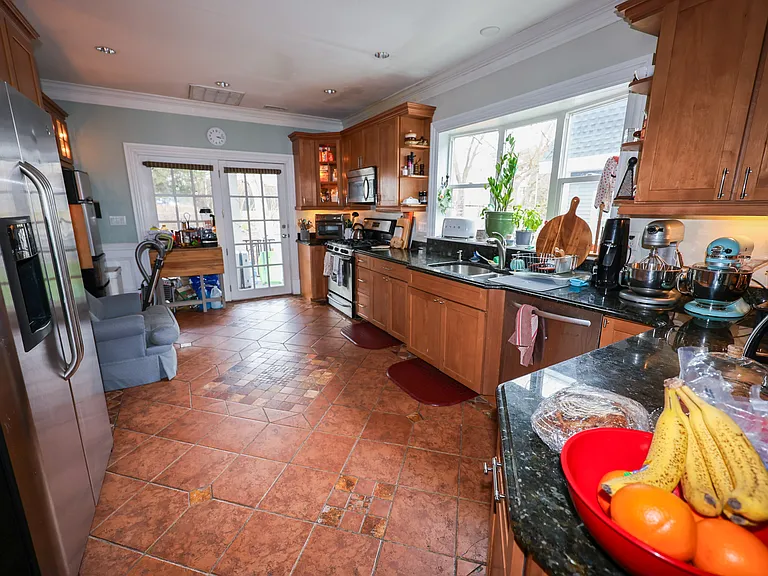 55 Hobart St #2 — Photo 7