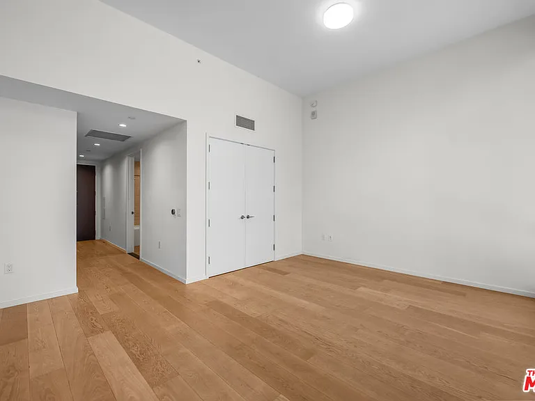 877 Francisco St #925 — Photo 8