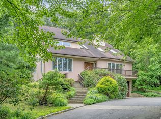 1066 Fort Salonga Rd, Northport, NY 11768