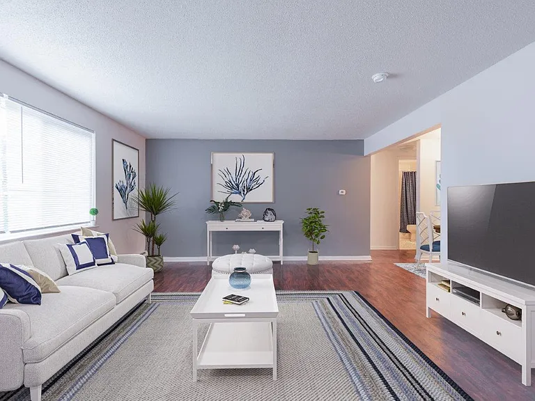 Kings Court Manor Apartment Homes — Photo 8