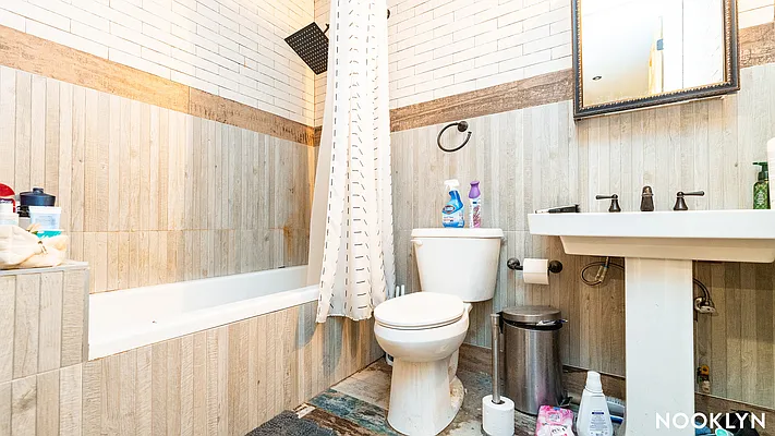 Rented by Nooklyn NYC LLC | media 29