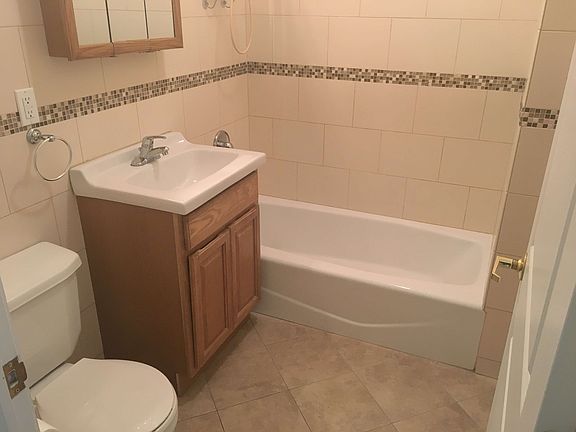 5th image of 3047 38th St APT 2F