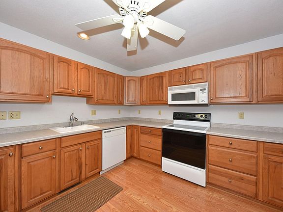 2nd image of 293 N Mountin Dr