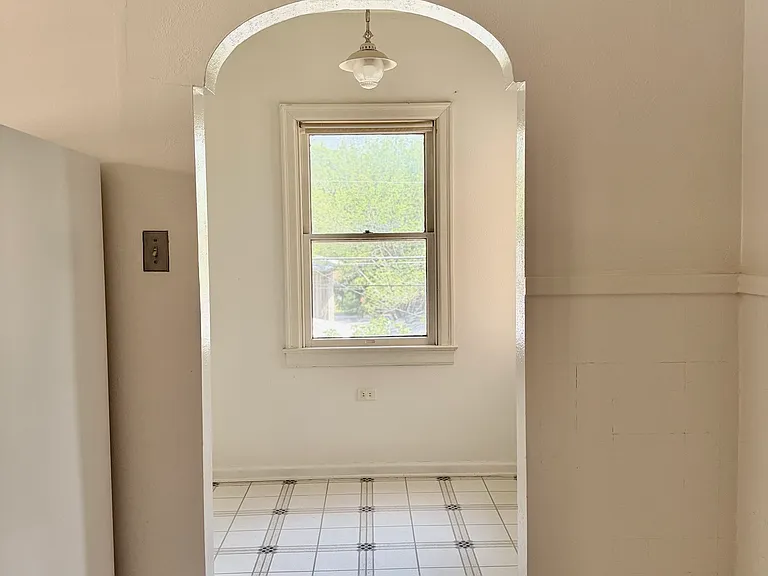 325 E Rosewood Ave — Photo 26