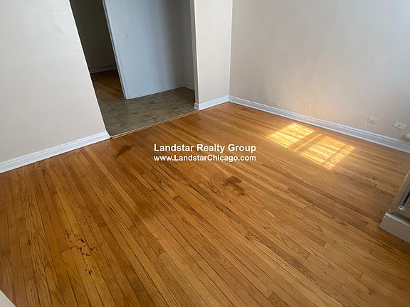 3rd image of 6912 N Ravenswood Ave #1B
