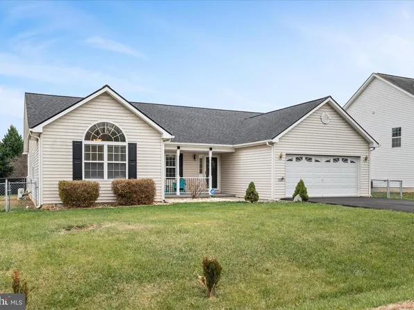 31 Escalade Ln, Martinsburg, WV 25403