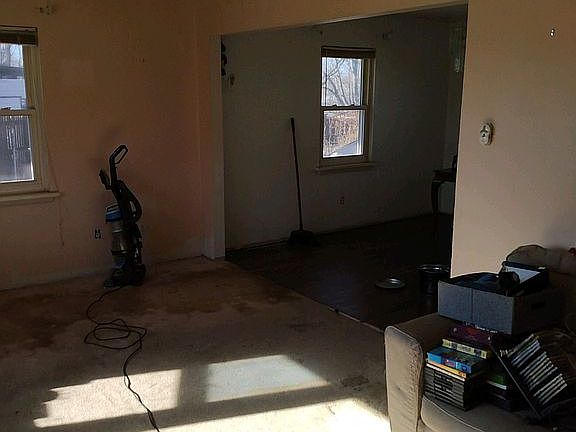 Living room connecting to diningroom