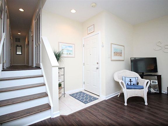 5th image of 1416 Central Ave #1