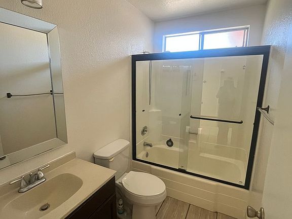 5th image of 311 Yosemite Dr