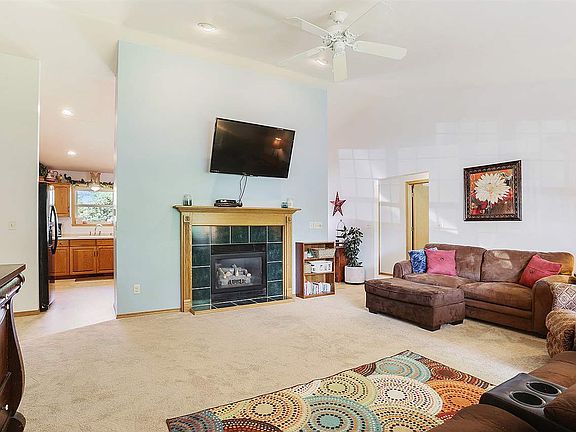 2nd image of 1298 Carmen Ct