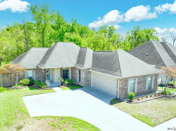 11348 Oak Run Dr, Geismar, LA 70734
