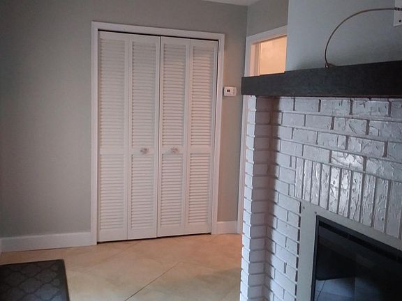 2nd image of 1464 Laconia Dr E