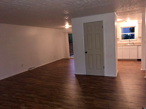 4th image of 3471 Green Meadows St
