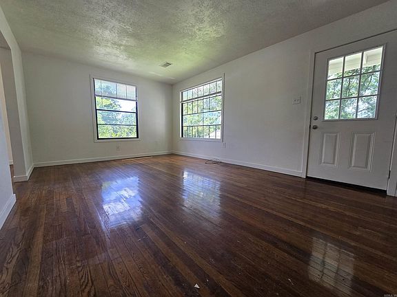 5th image of 3123 S Gaines St