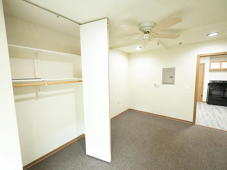 201 N Cedar St #8 — Photo 3