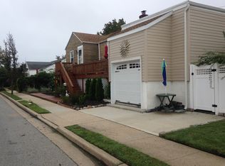 69 Farrell St, Long Beach, NY 11561